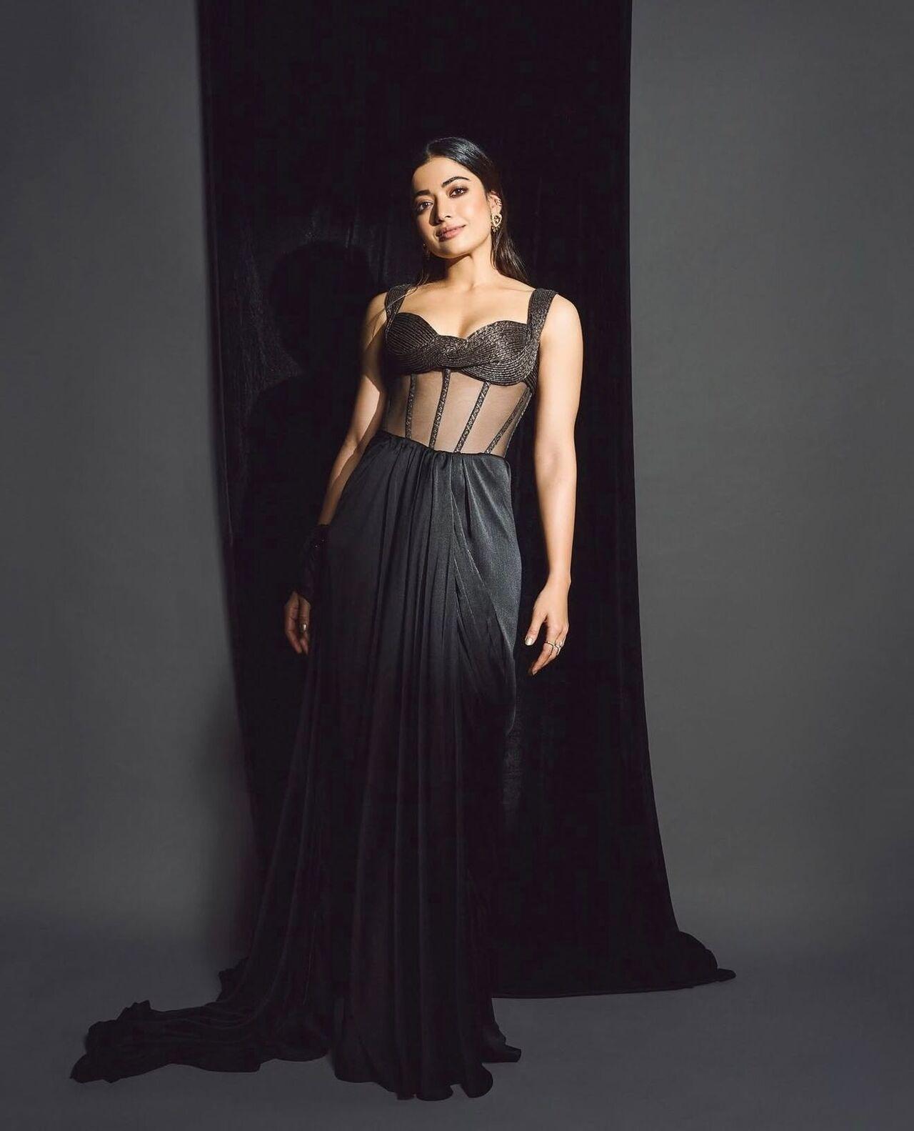 With minimal accessories and soft glam makeup, she delivers timeless elegance with effortless poise